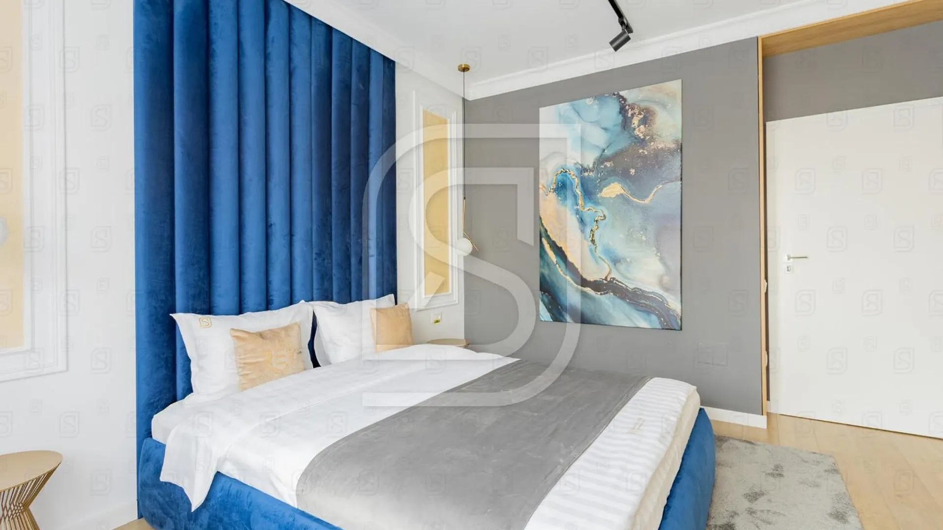 Emerald By Kristal Collection Bucharest Apartment