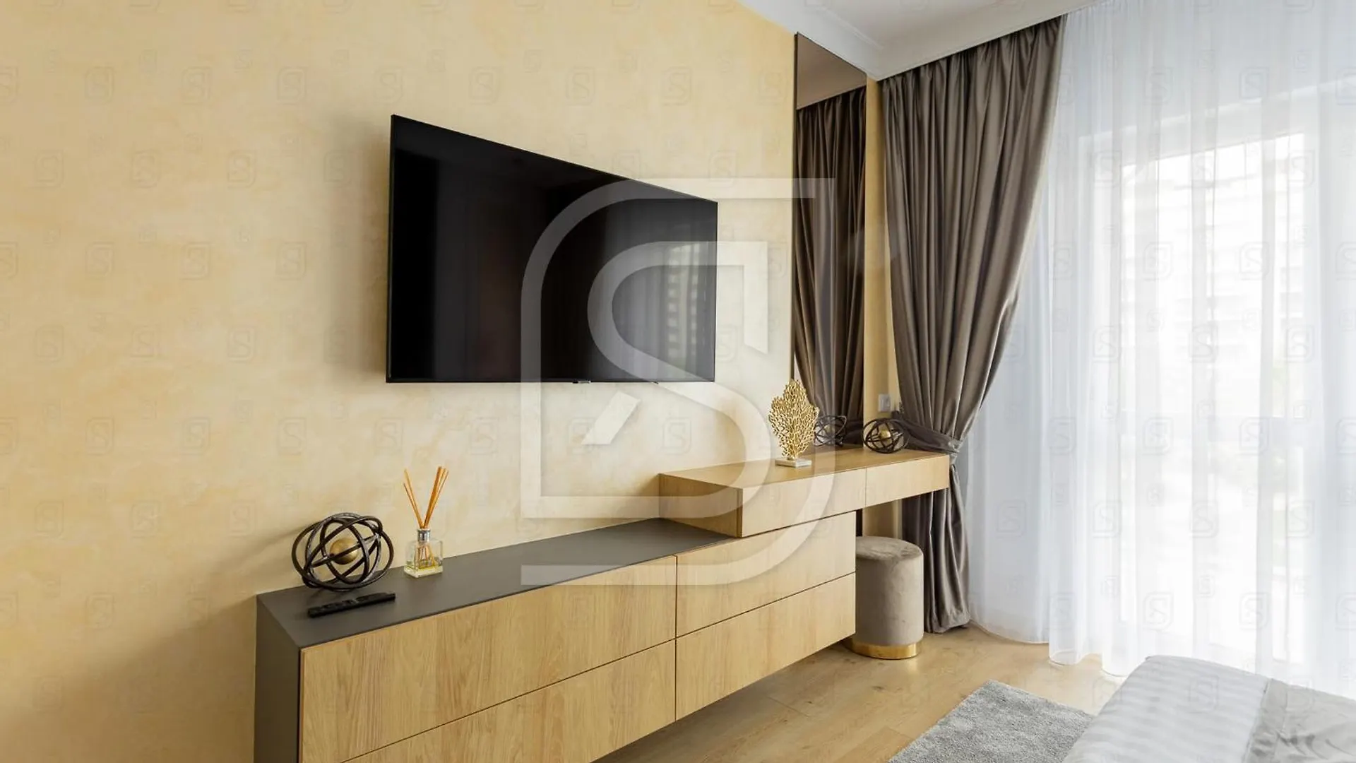 Emerald By Kristal Collection Bucharest Apartment